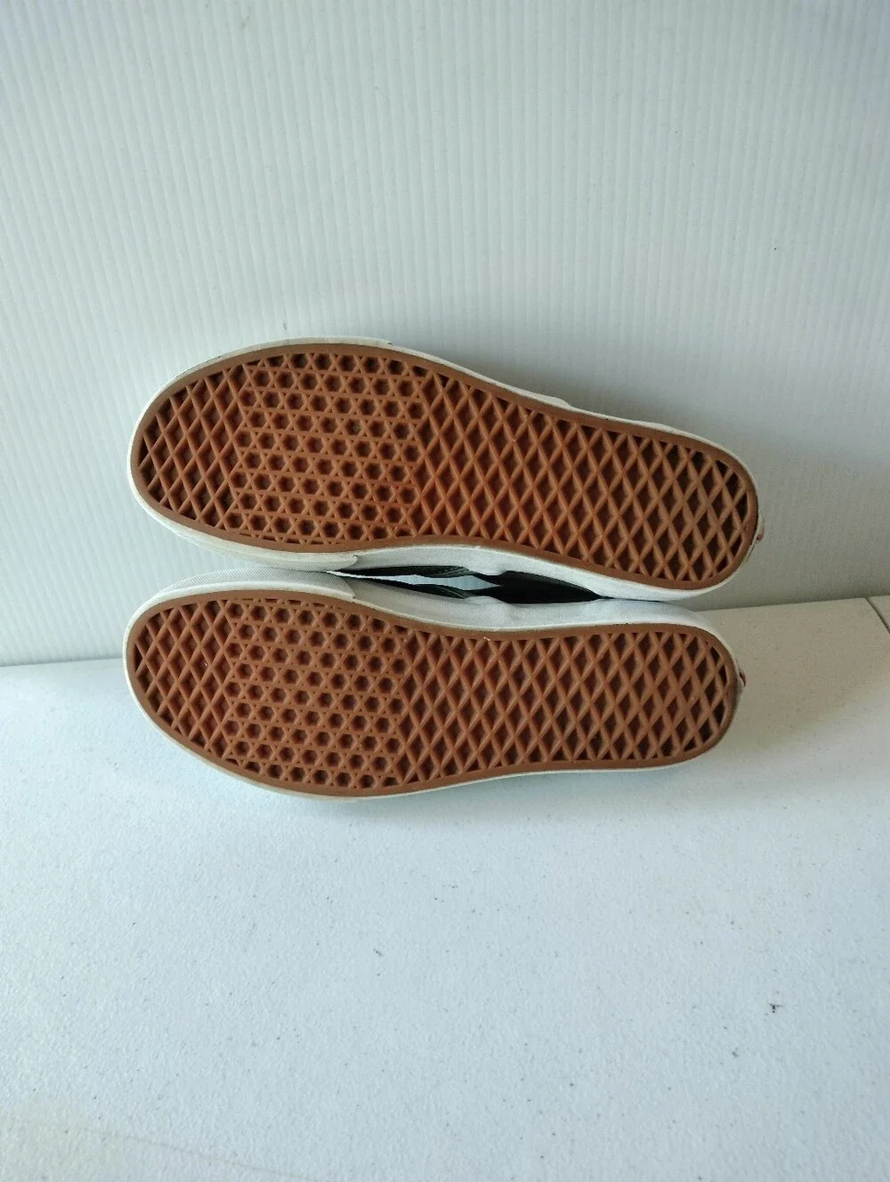 Vans Classic Slip On Textured Green Sneakers Mens 9 / Womens 10.5 Travel Comfort